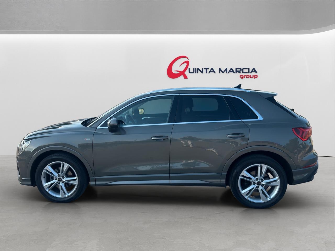 Audi Q3 35 TDI S tronic-S-LINE EST.