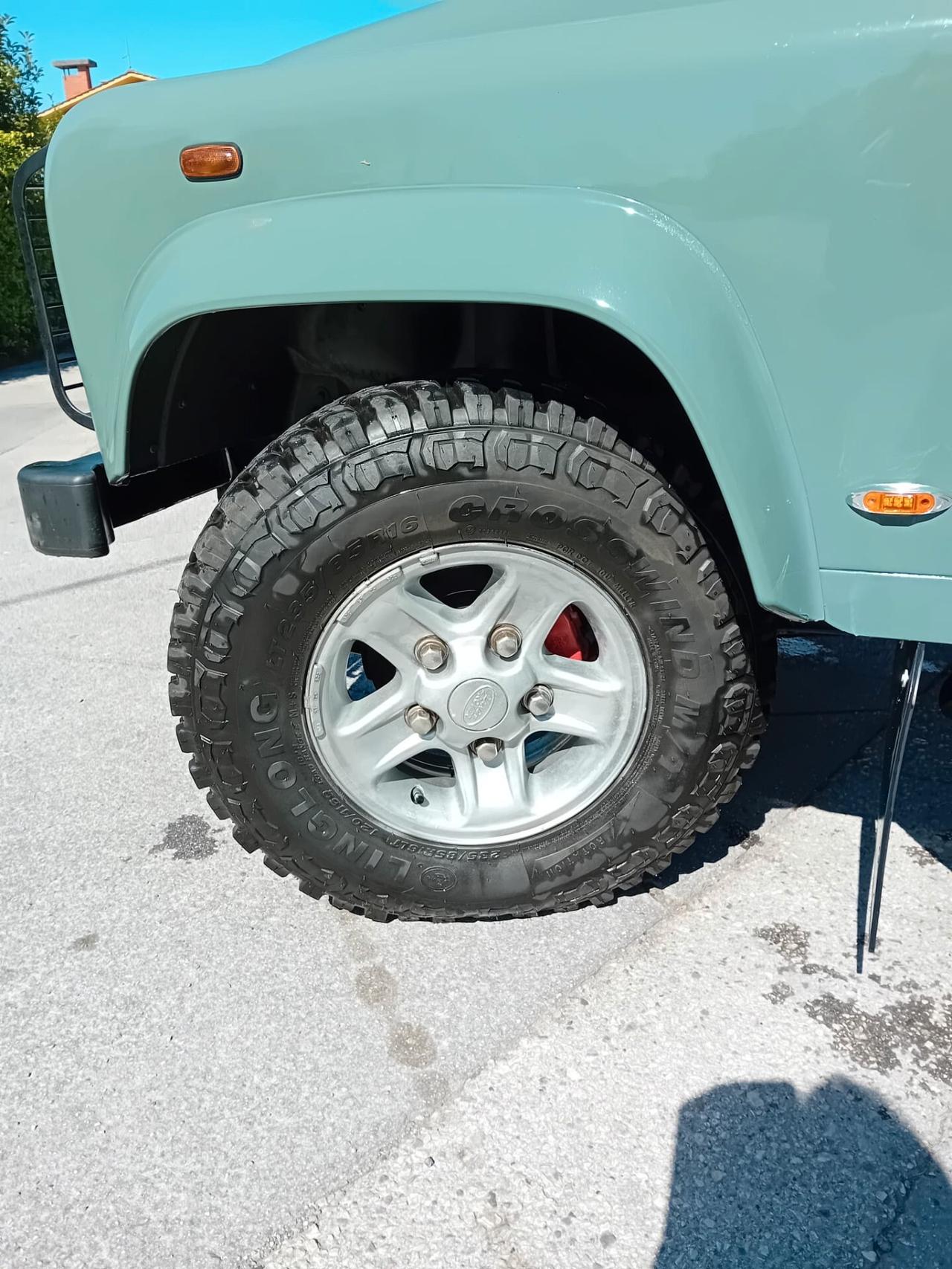 Land Rover Defender 90 2.4 TD4 Station Wagon SE