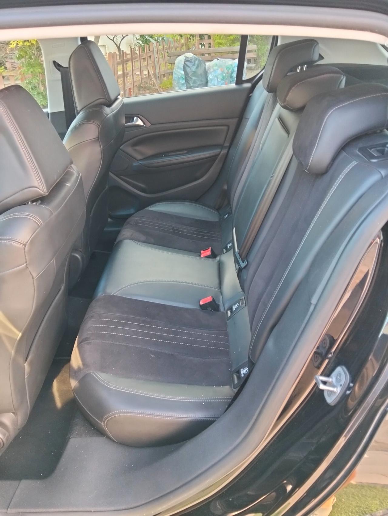 Peugeot 308 BlueHDi 150 S&S Allure