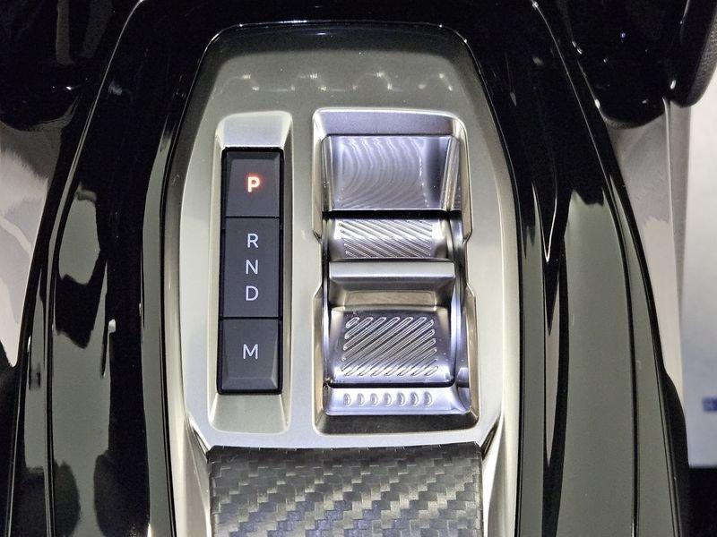 Peugeot 2008 Hybrid 136 e-DCS6 Allure auto