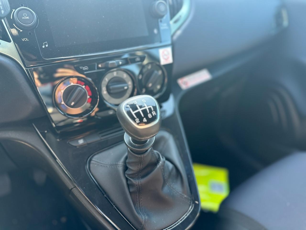 LANCIA Ypsilon III 2021 - Ypsilon 1.0 firefly hybrid Platino s&s 70cv