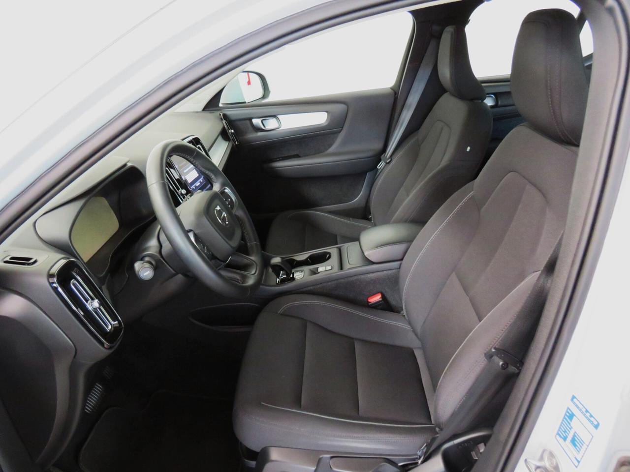 Volvo XC40 B4 AWD Geartronic Momentum