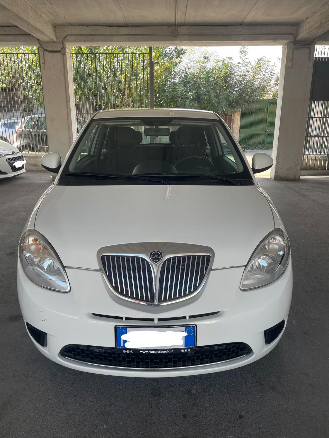 Lancia Ypsilon 1.2 69 CV neopatentati Silver Full provenienza dalla Toscana