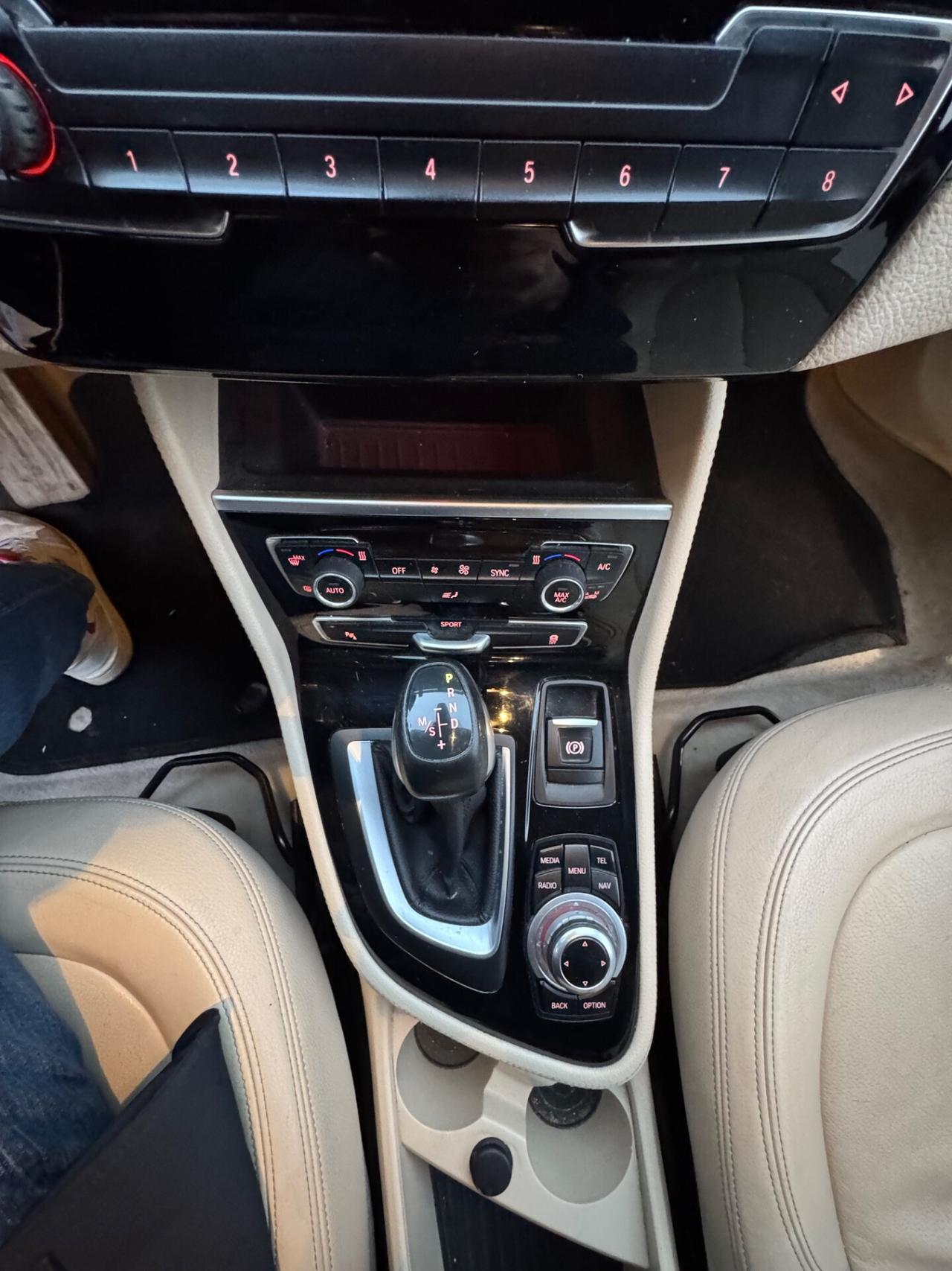 Bmw 2er Active Tourer 218d xDrive Luxury aut.