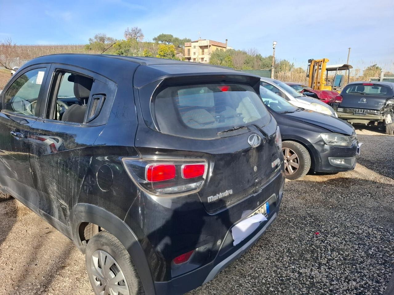 MAHINDRA KUV 100 SINISTRATA MARCIANTE