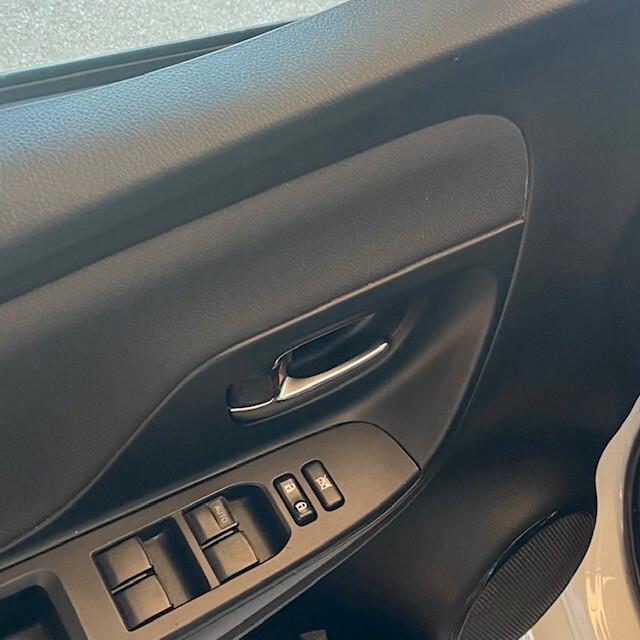 Toyota Yaris 1.5 Hybrid 5 porte Trend White Edition