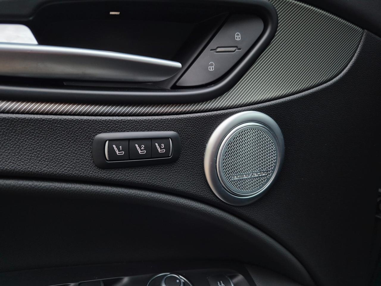 Alfa Romeo Stelvio VELOCE Q4 AT8 2.2 MTJ 210CV TOTAL BLACK C20"