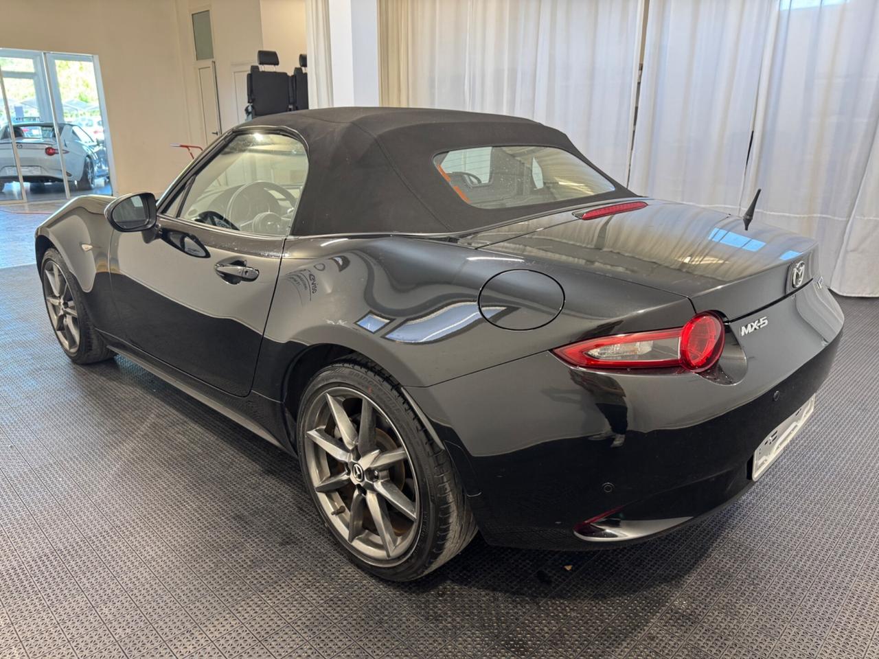 Mazda MX-5 2.0L Skyactiv-G Sport