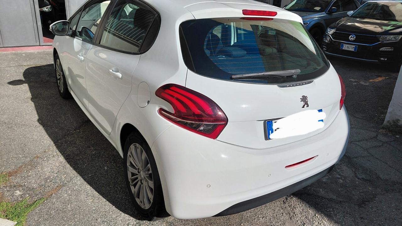 Peugeot 208 PureTech 82 5 porte Allure