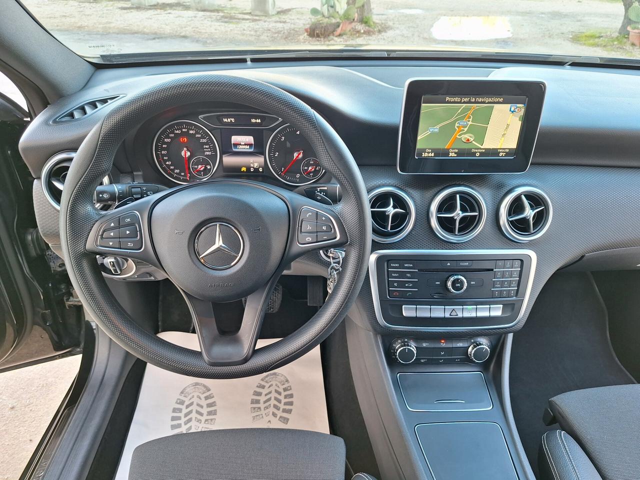 Mercedes-benz A 180 d Automatic Executive 2016