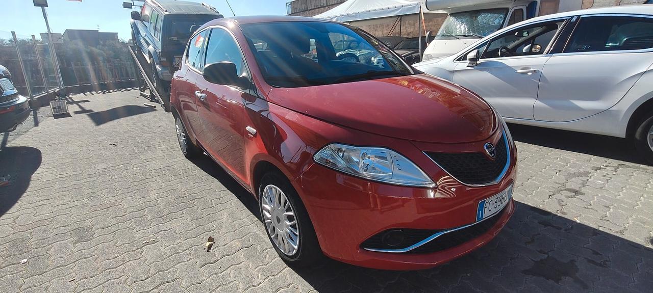 Lancia Ypsilon 1.2 69 CV 5 porte GPL Ecochic Platinum