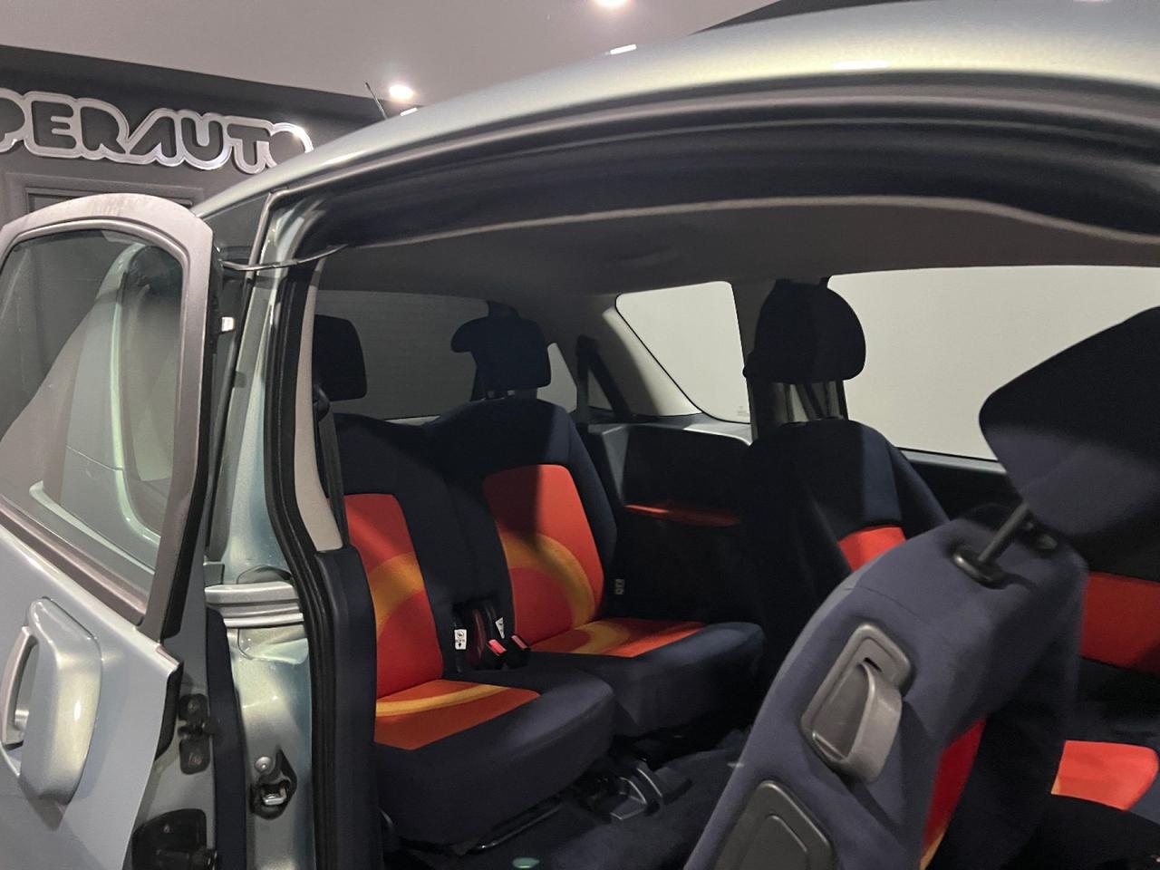 Peugeot 1007 1.4 HDi Sporty