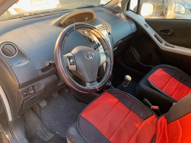 Toyota Yaris 1.0 5 porte NEOPATENTATI !!