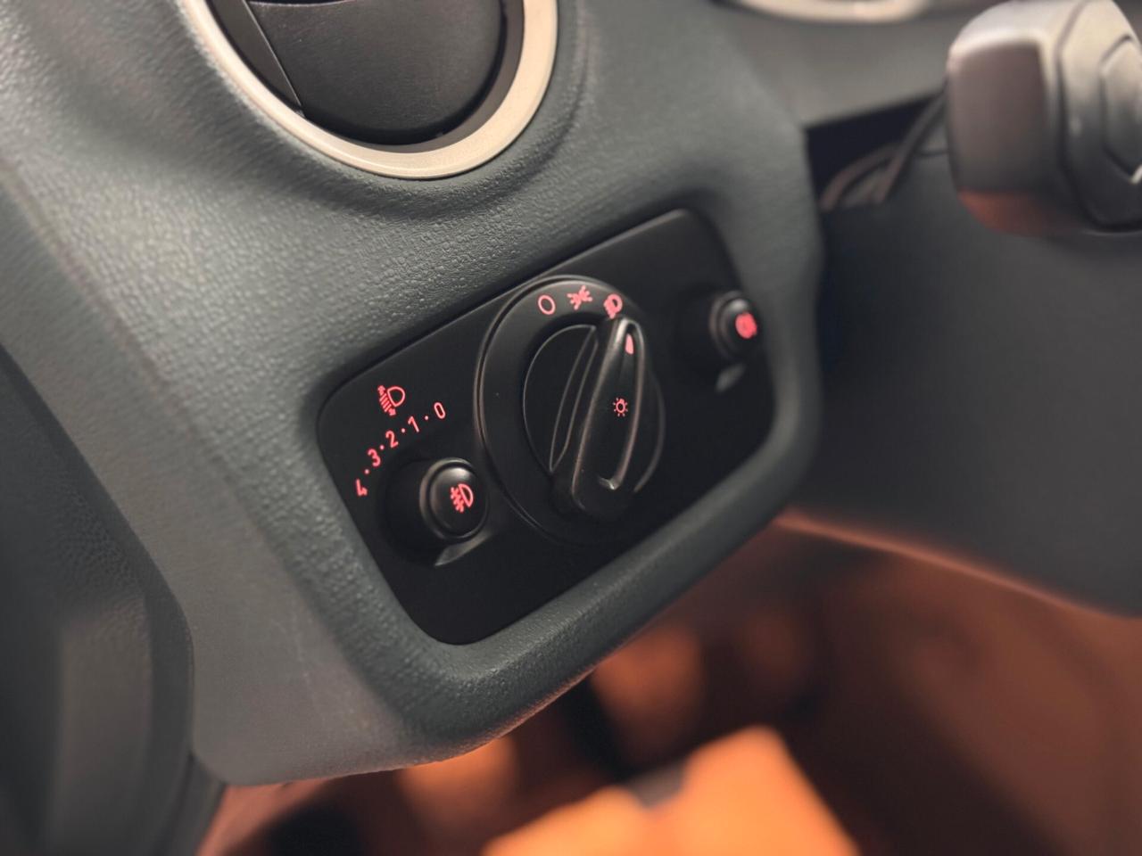 Ford Fiesta 1.4 TDCi 68CV 5 porte Titanium