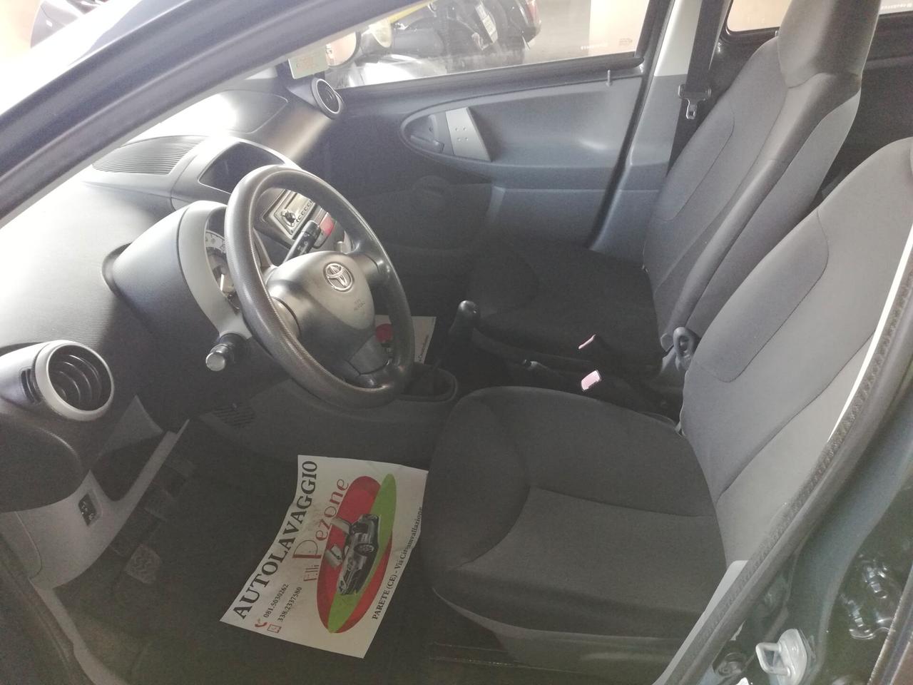 Toyota Aygo 1.0 12V VVT-i 5 porte