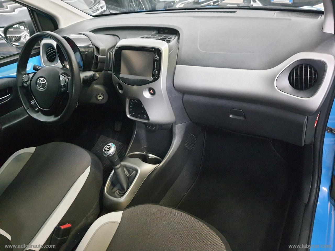 TOYOTA Aygo 1.0 VVT-i 69 CV 5p. x-play TSS