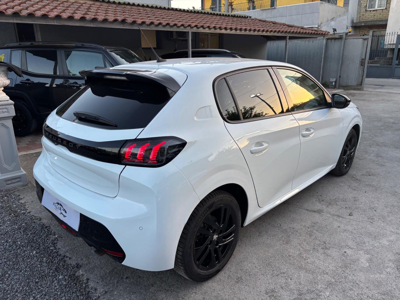 Peugeot 208 PureTech 100 Stop&Start EAT8 5 porte Allure