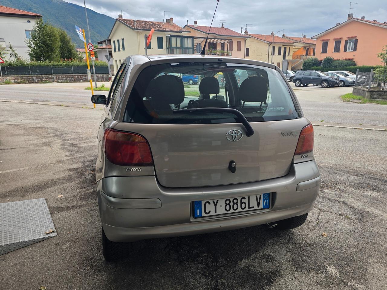 Toyota Yaris 1.0i 16V cat 5 porte Expo