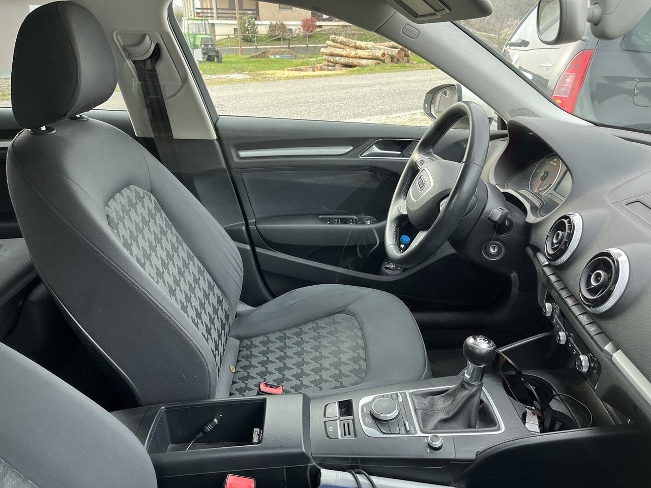 AUDI A3 SPORT.B. 1600 TDI 105 CV