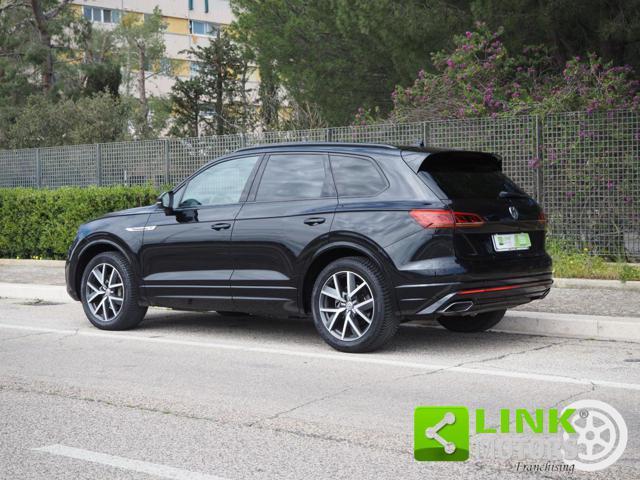 VOLKSWAGEN Touareg 3.0 V6 TDI 286 CV R-LINE