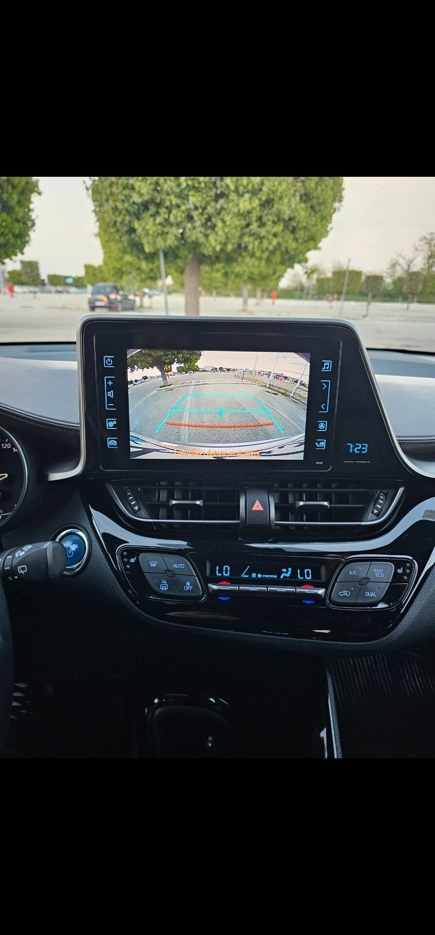 Toyota C-HR 1.8 Hybrid E-CVT Lounge