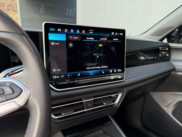 VOLKSWAGEN Tiguan 2.0 TDI DSG 4MOTION R-Line Plus Pano GANCIO DCC 20