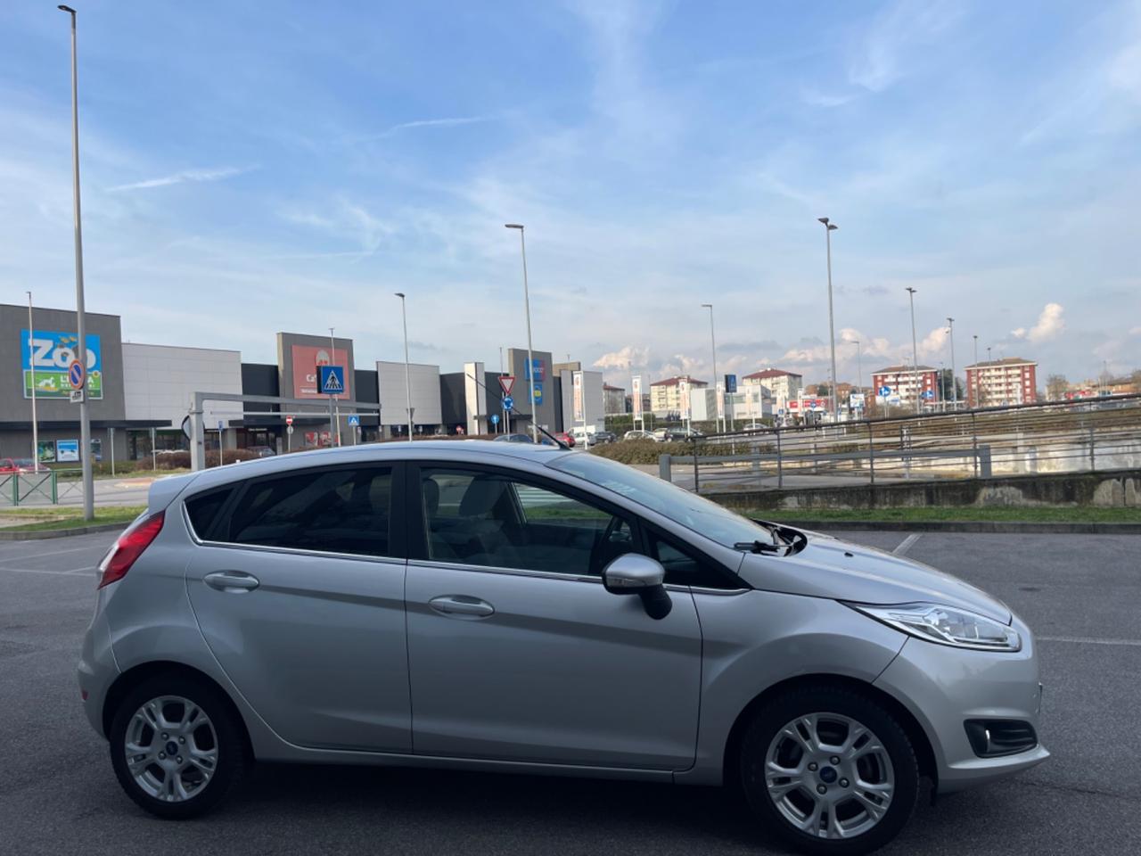 Ford Fiesta 1.5 TDCi 75CV 5 porte Titanium