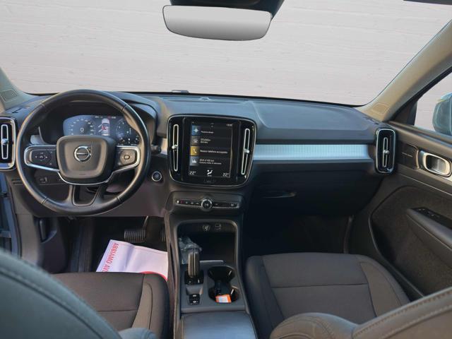 VOLVO XC40 B4 AWD Geartronic Momentum