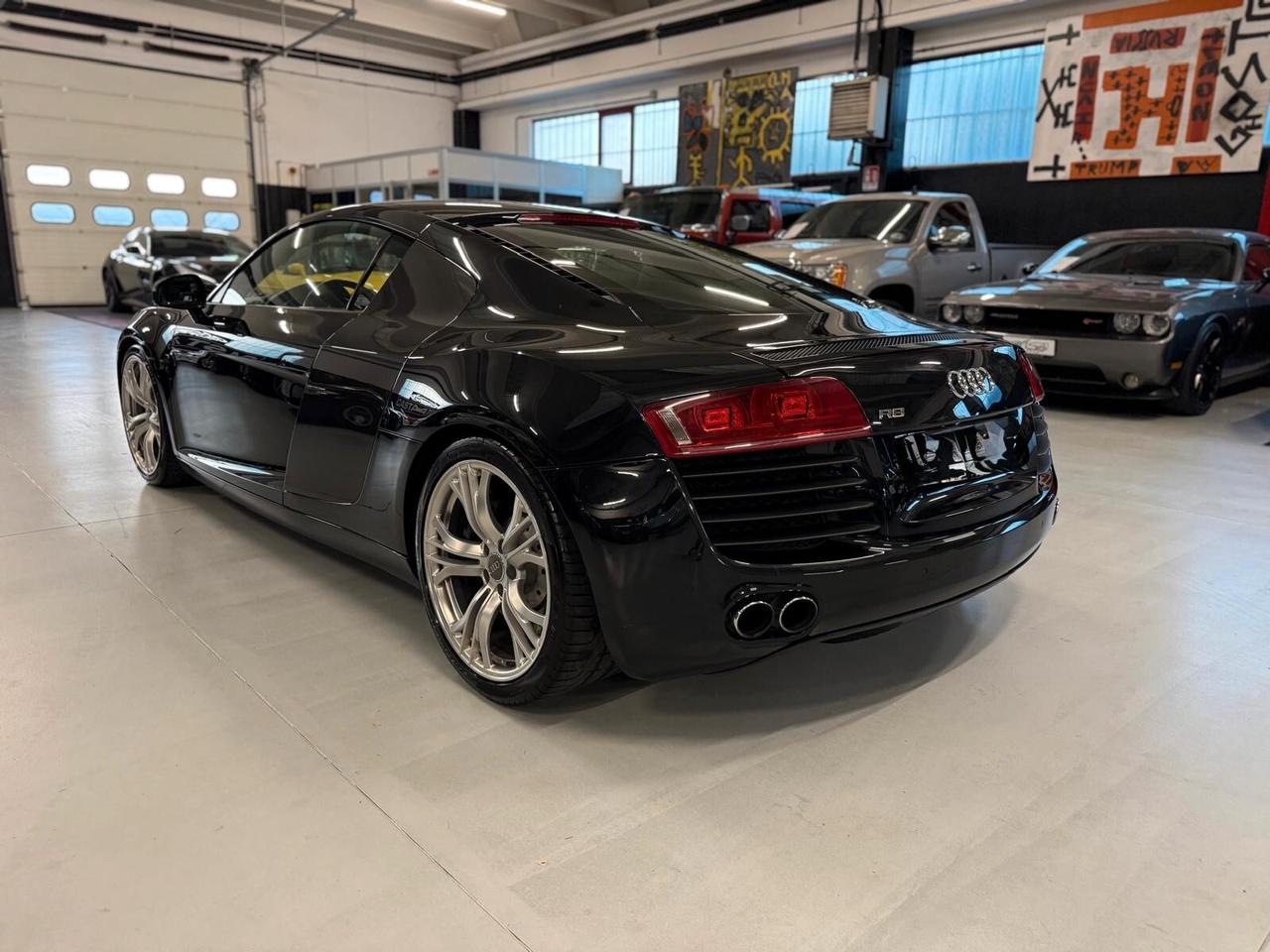 Audi R8 4.2 V8 FSI quattro R tronic