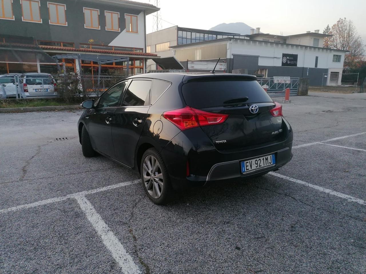 Toyota Auris 1.8 Hybrid 99cv