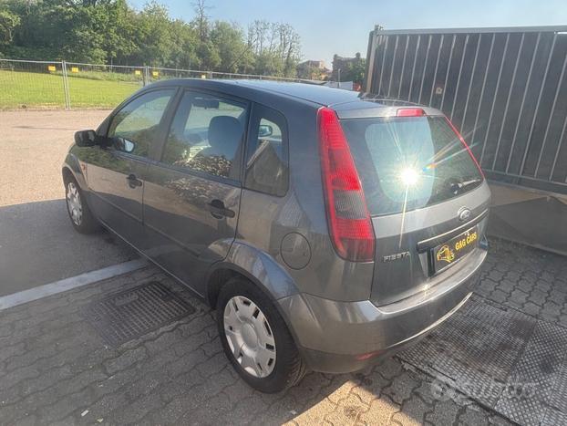 Ford Fiesta 1.2 16V 5p. Ghia