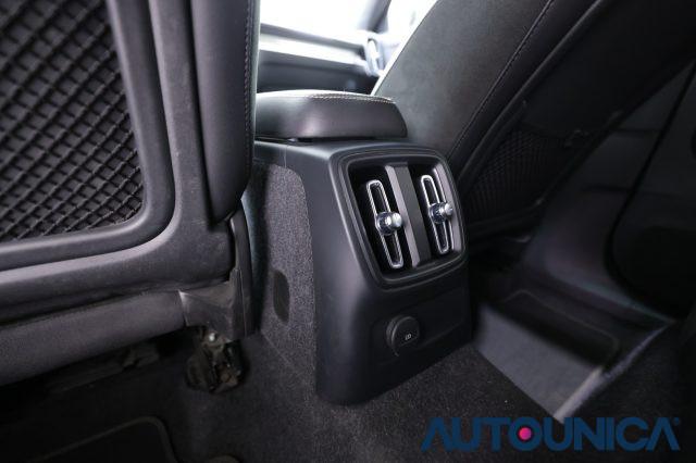VOLVO XC40 T5 RECHARGE PLUG-IN HYBRID R-DESIGN