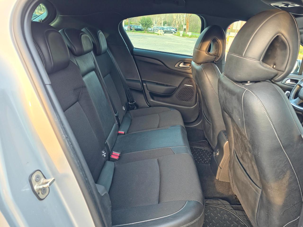 Ds DS4 4 BlueHDi 120 S&S EAT6 Chic 2015-E6 Automatico NEO