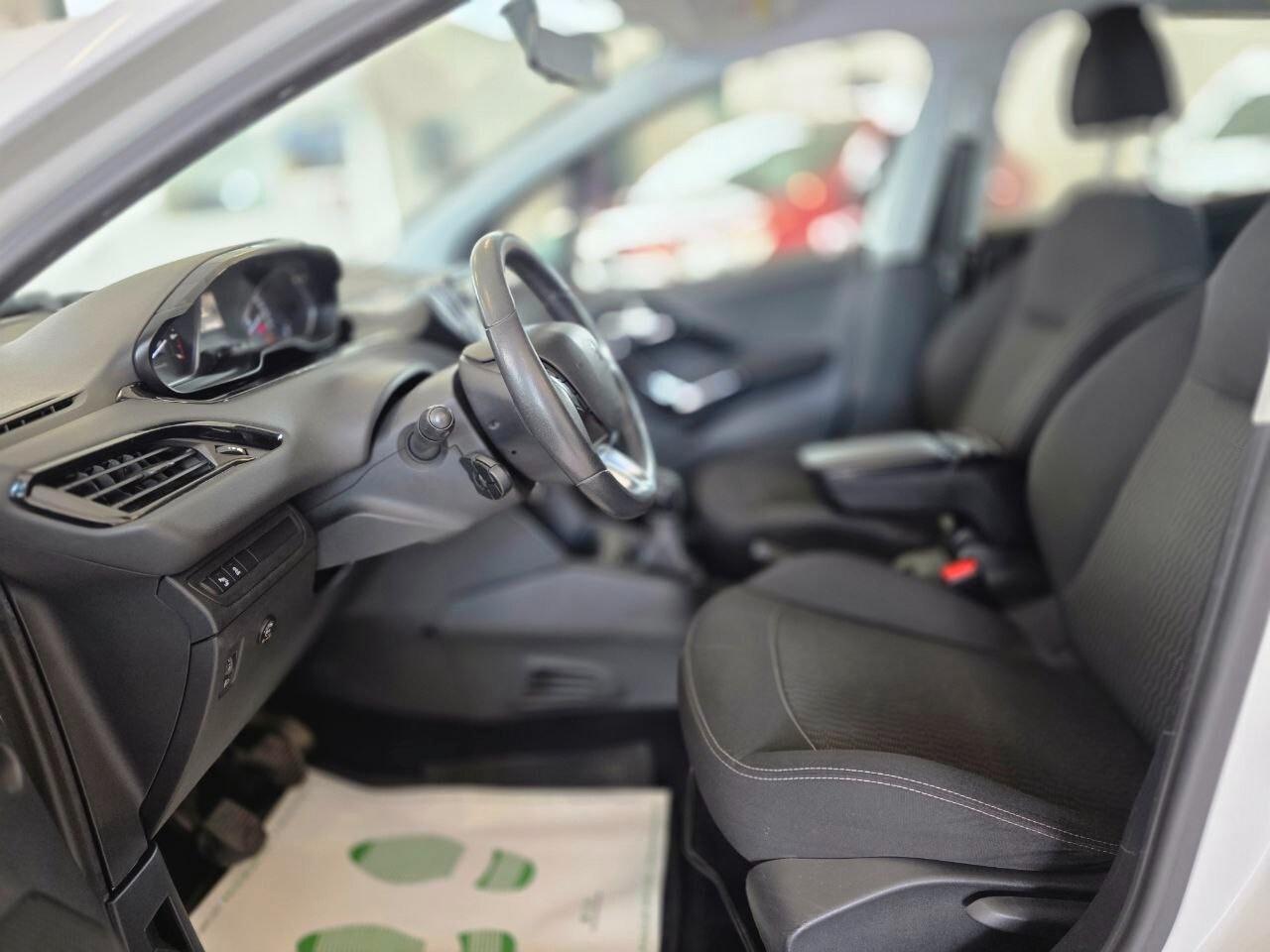 Peugeot 208 PureTech 82 5p. GPL Allure