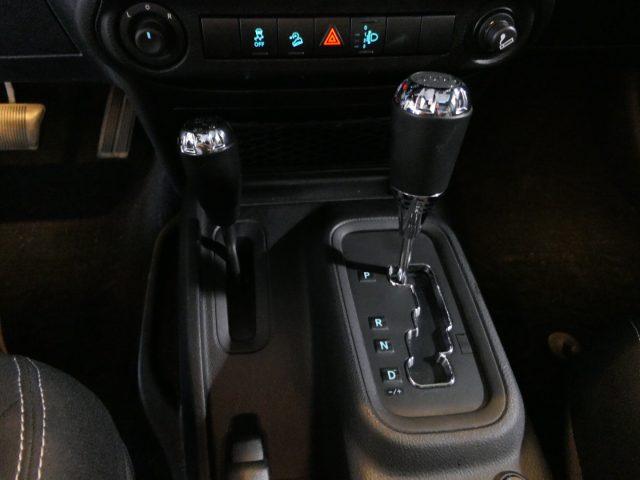 JEEP Wrangler 2.8 CRD DPF Sahara Auto