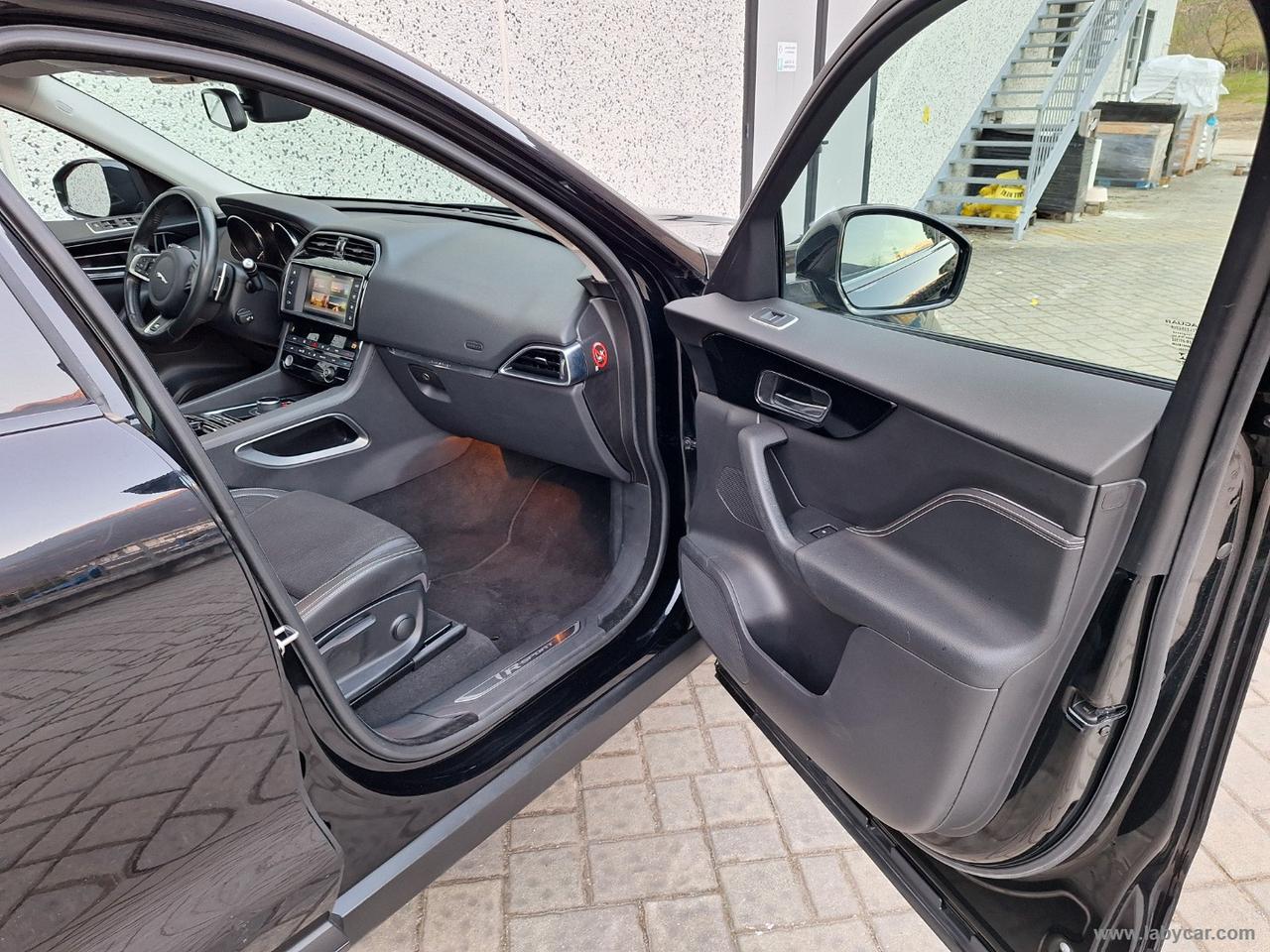 JAGUAR F-Pace 2.0 D 180 CV AWD aut. R-Sport TETTO