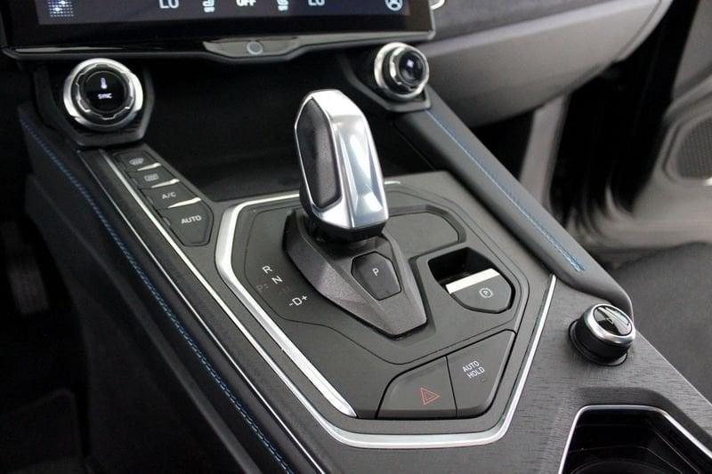 Lynk & Co 01 01 PHEV