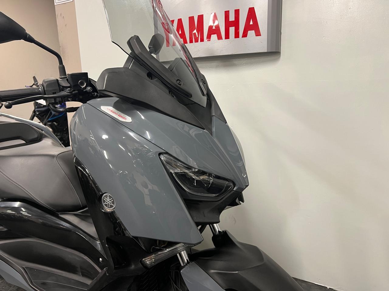 Yamaha X-Max 300 Tech max