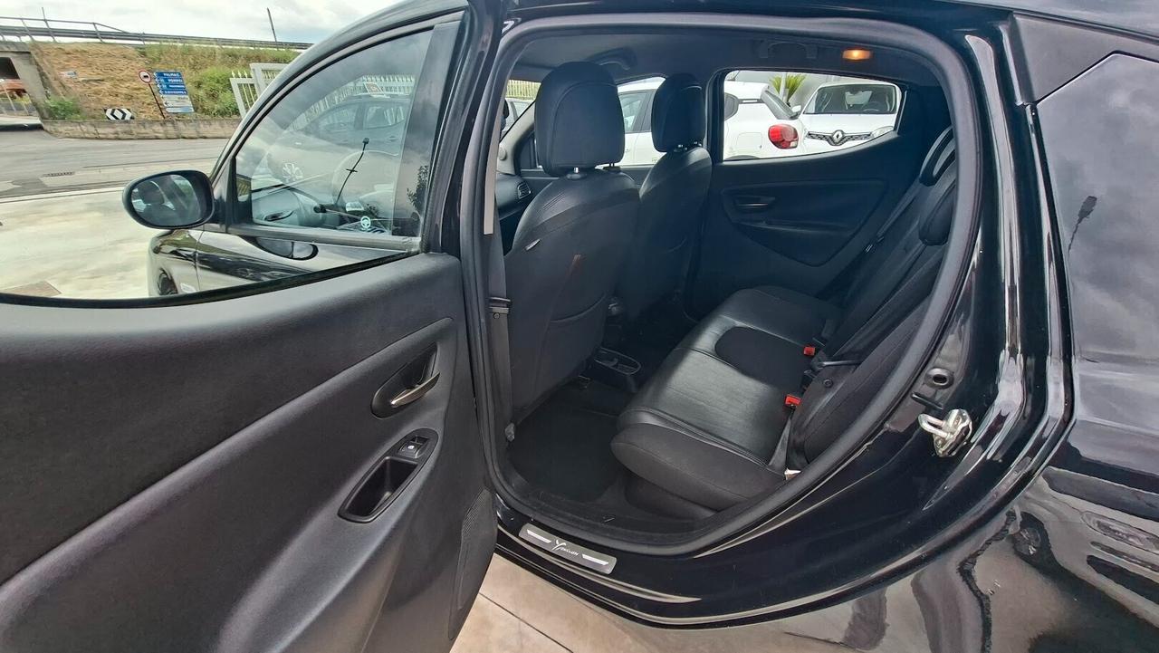 Lancia Ypsilon 1.2 69 CV GPL di serie Ecochic Gold