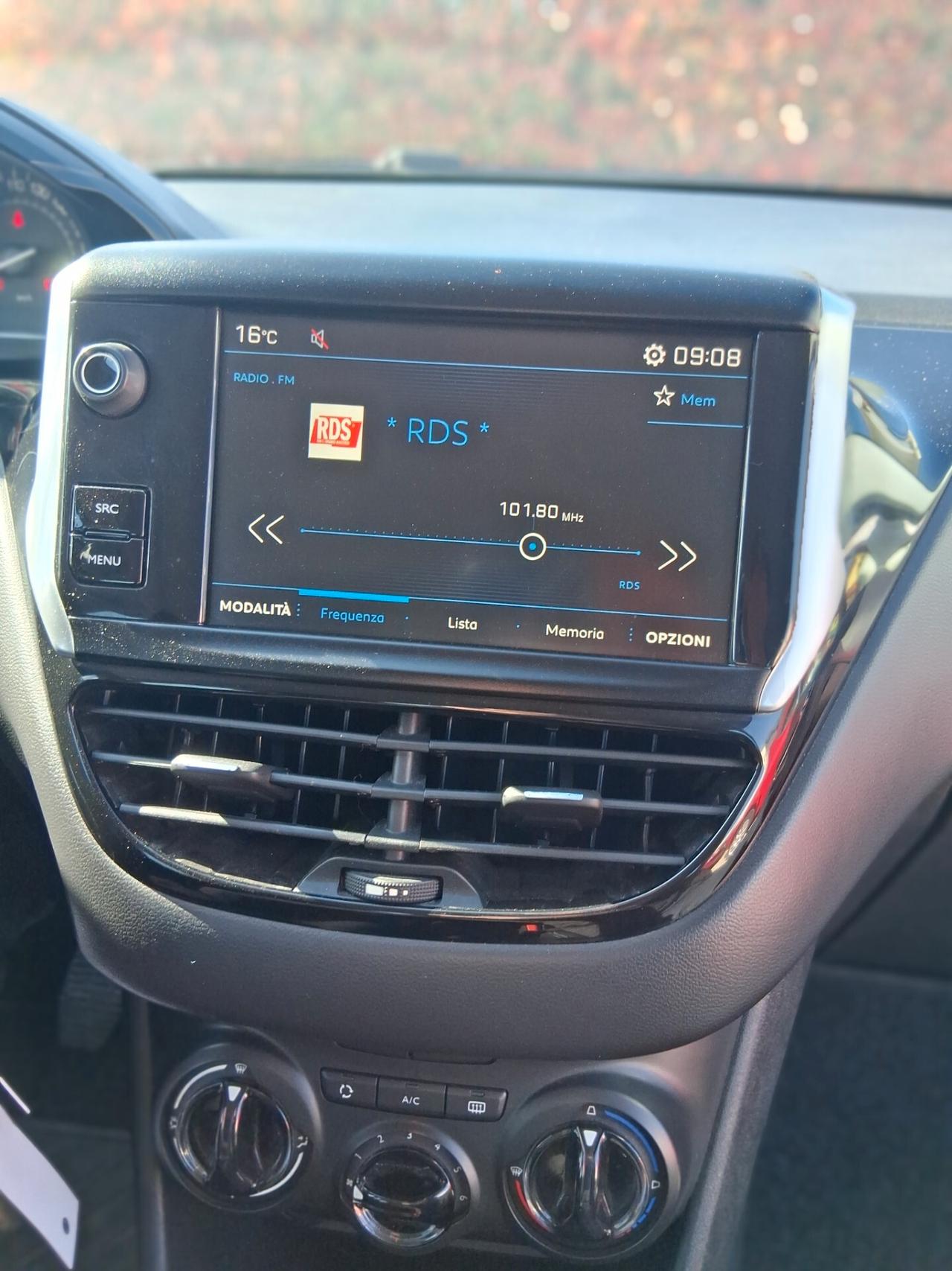 Peugeot 208 PureTech 82 5 porte Allure