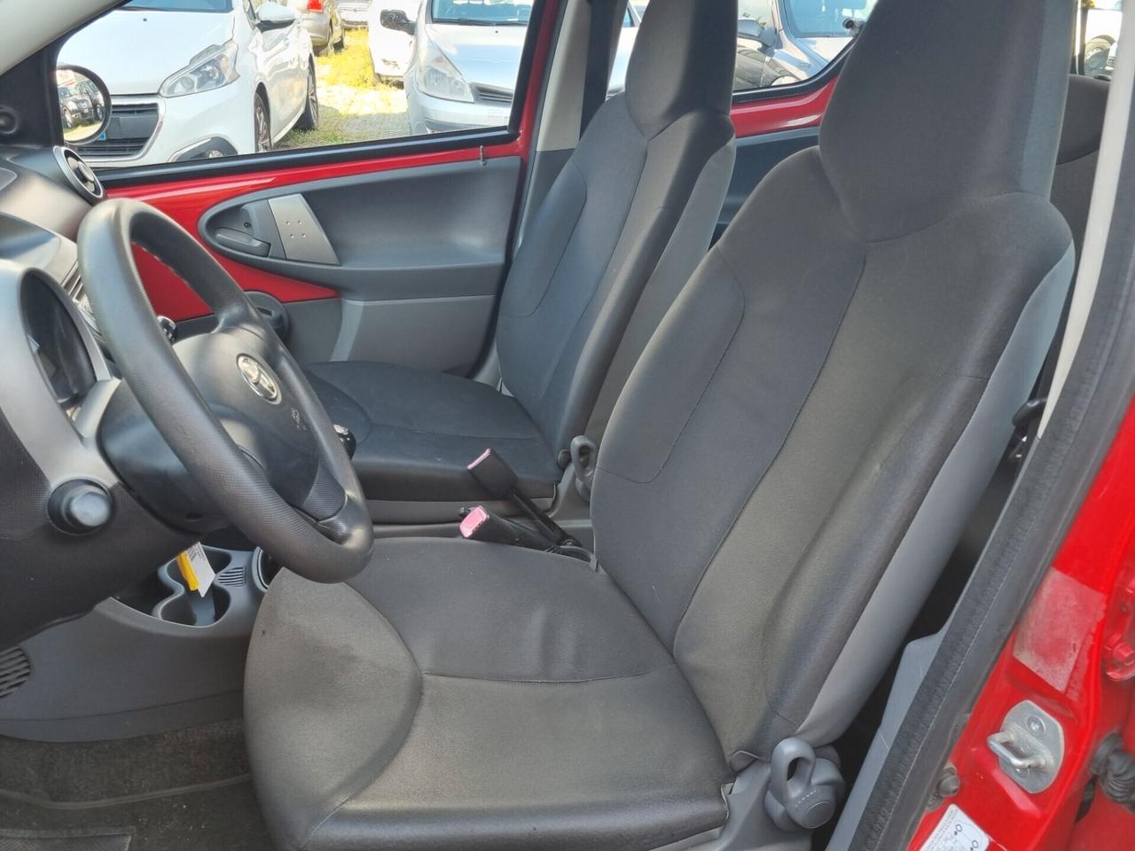 Toyota Aygo 1.0 12V VVT-i 5 porte Sol