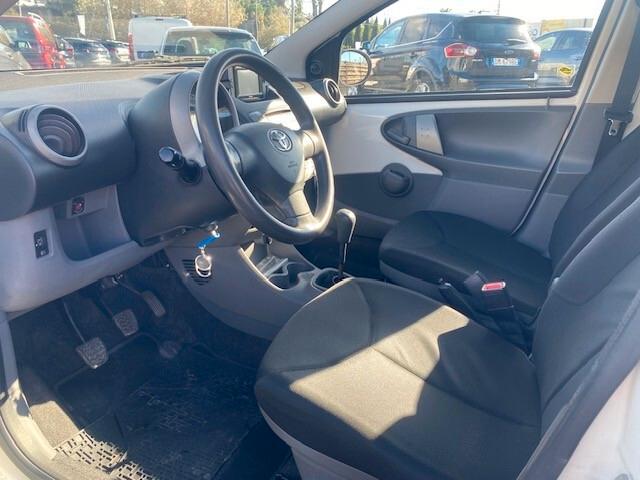 Toyota Aygo 1.0 12V VVT-i 5 porte Sol Connect