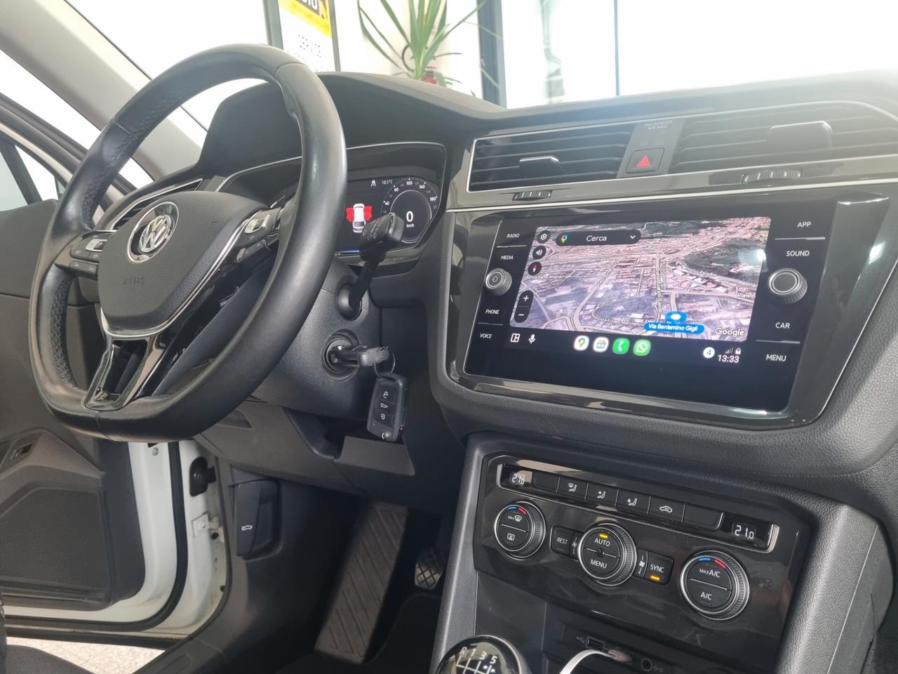 Volkswagen Tiguan 1.6 TDI SCR R-Line, TELECAMERA, UNICOPROPRIETARIO