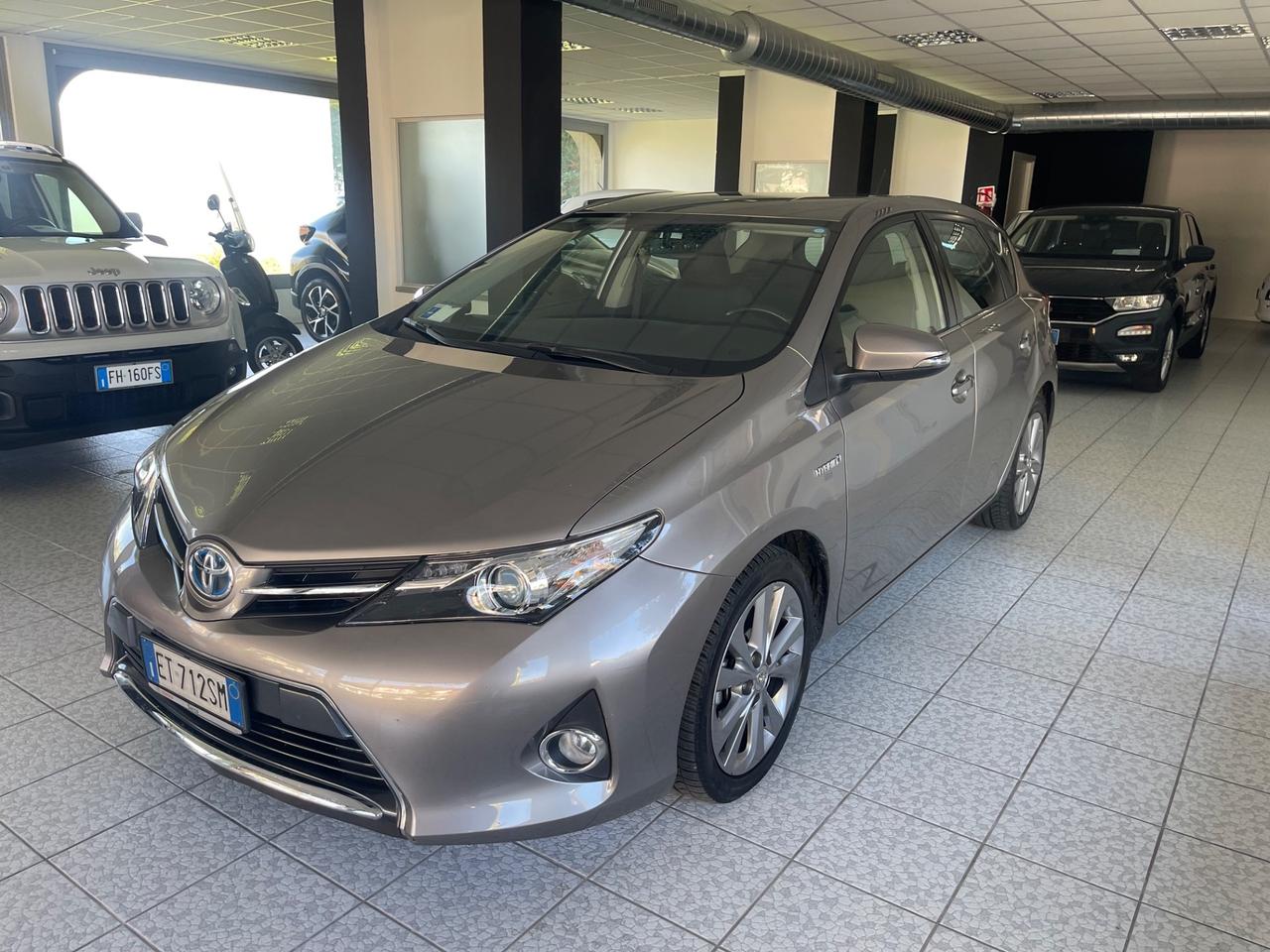 Toyota Auris 1.8 Hybrid Lounge
