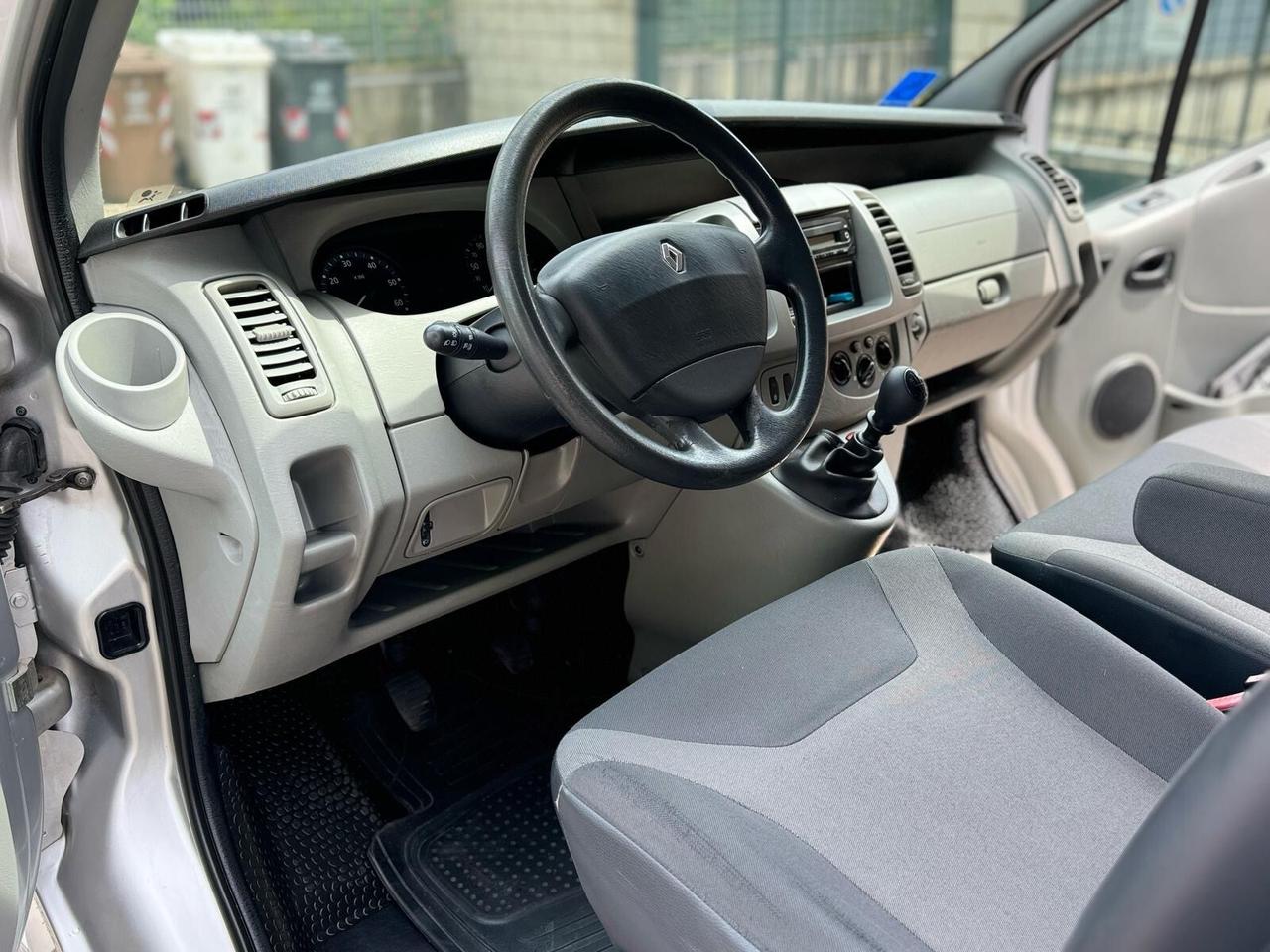 Renault Trafic T27 2.0 dCi/115 PC-TN Passenger Confort