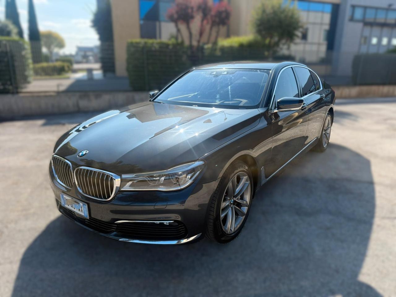 BMW 730 3.0 D 2017 CARBON CORE 12 MESI DI GARANZIA