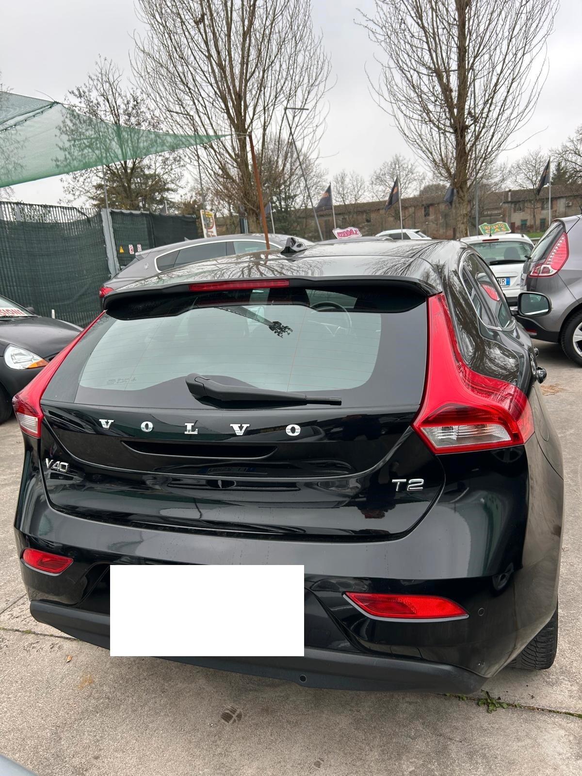 Volvo V40 T2 R-design Kinetic 2.0 Benzina ok neo patentati