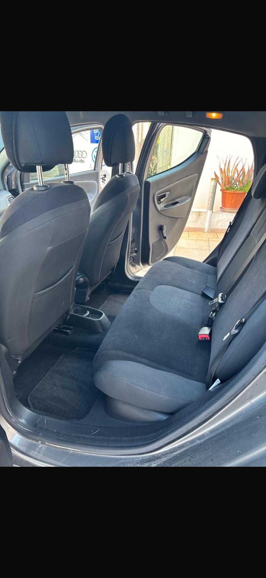 Lancia Ypsilon 1.2 69 CV 5 porte GPL Ecochic Platinum