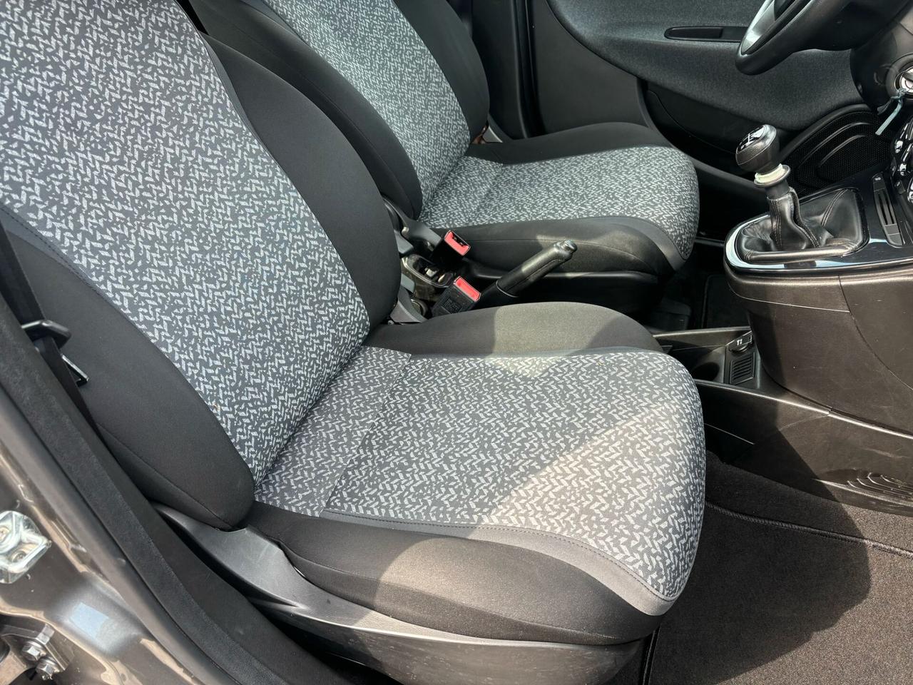 Lancia Ypsilon 1.2 69 CV 5 porte GPL Ecochic Gold