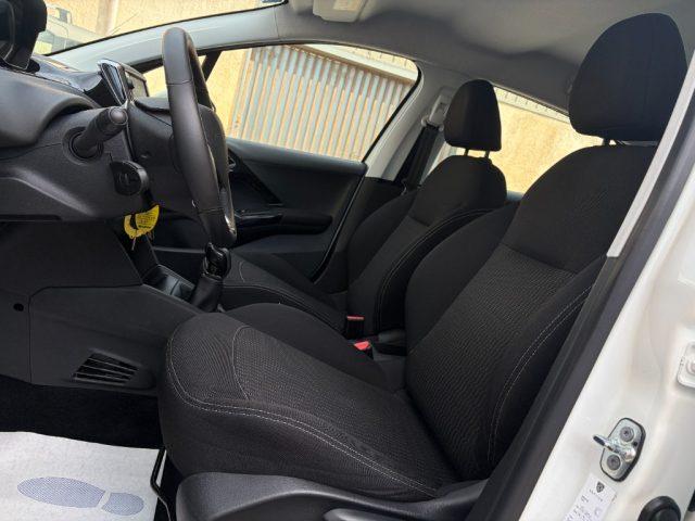 PEUGEOT 208 1.2 82 Business